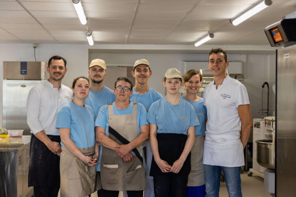 L'équipe de la boulangerie artisanale la Bakery à Beautor